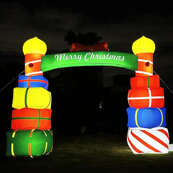 Arc de Noël éclairé