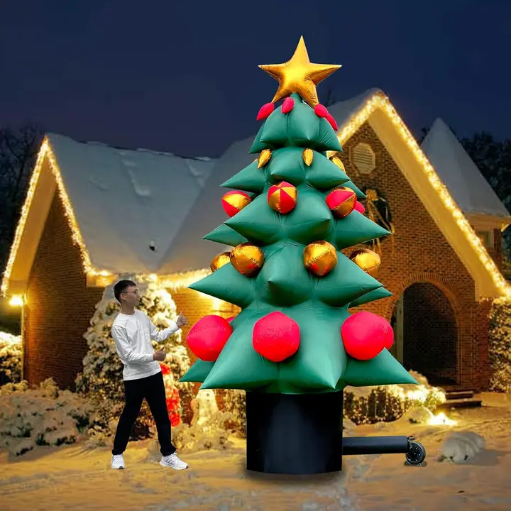Scène d'arbre de Noël éclairée